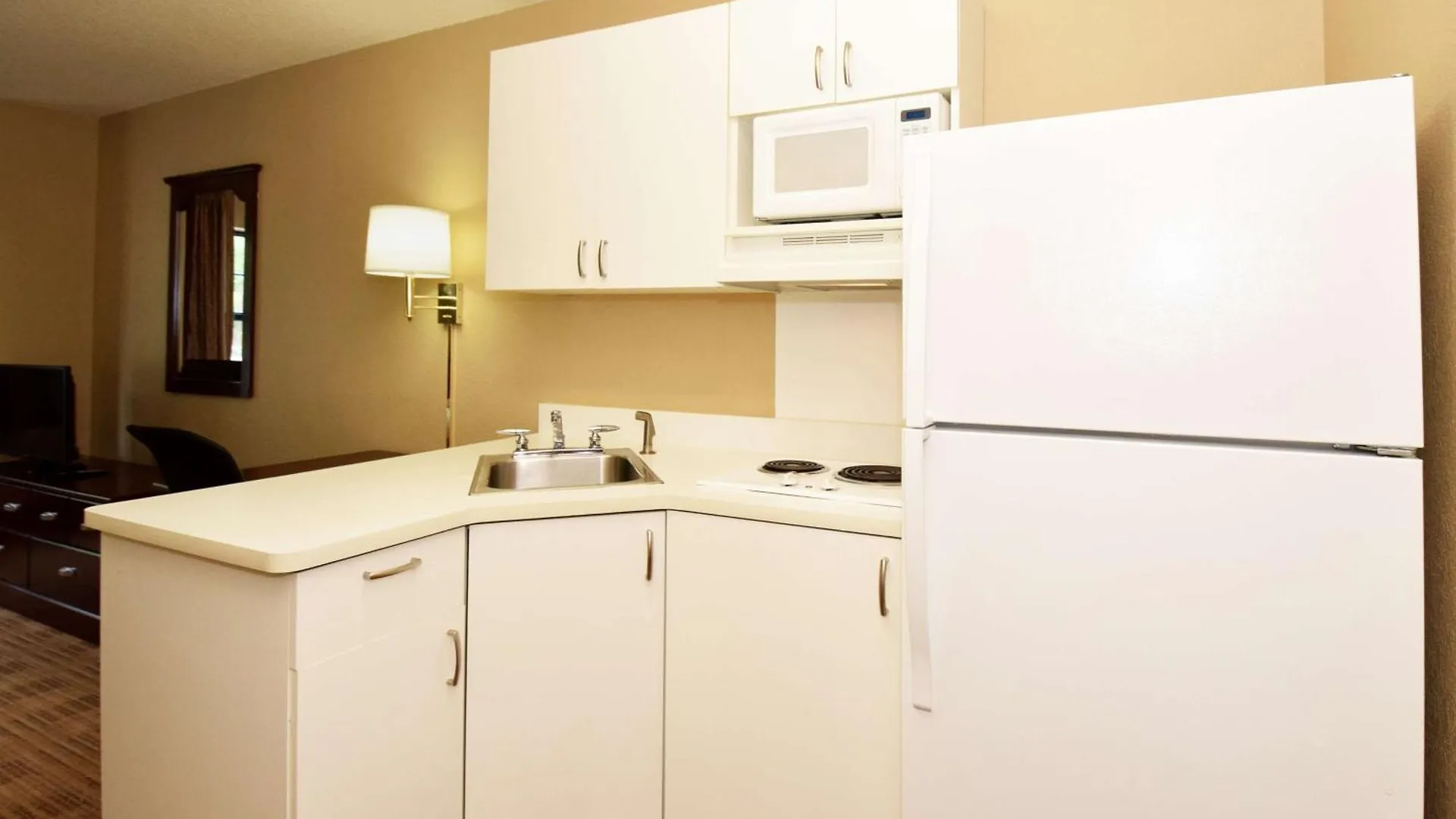 Extended Stay America Suites - Elizabeth - Newark Airport Hotel