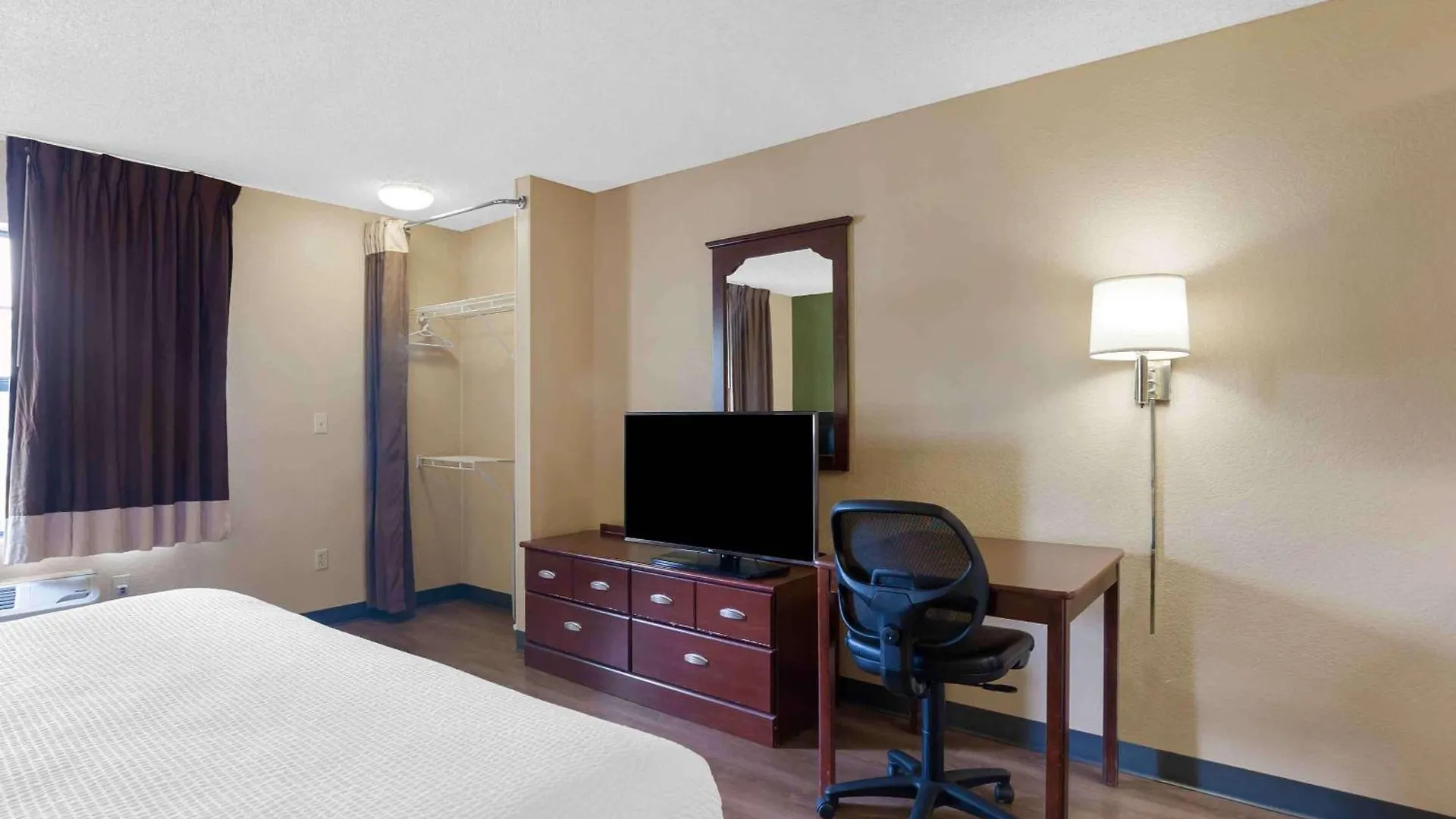 Extended Stay America Suites - Elizabeth - Newark Airport Hotel